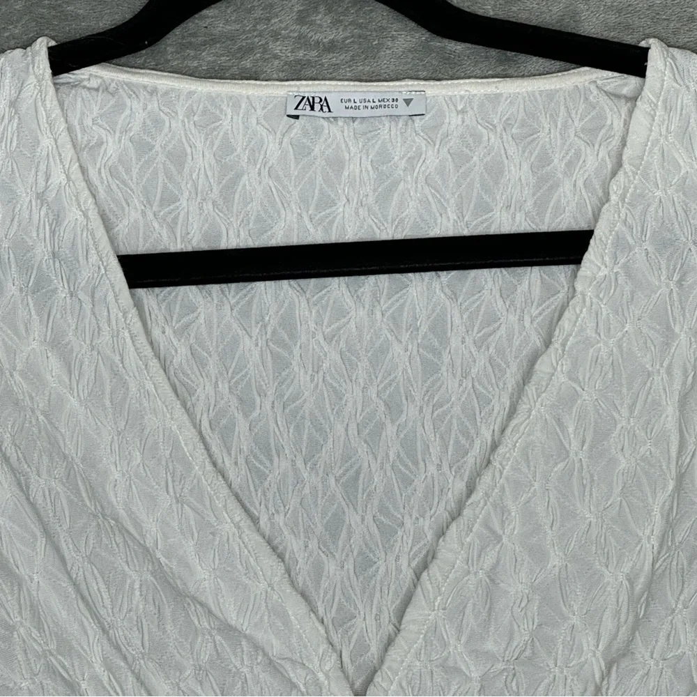 Zara Large Crop Top Shirt White Long Sleeve V Neck Textured Elastic Waist Cotton